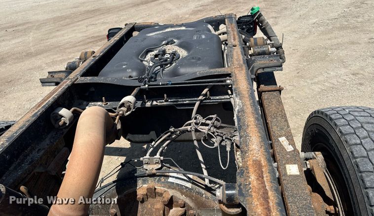 image for item EM2040 2015 Dodge Ram 5500 Crew Cab truck cab and chassis