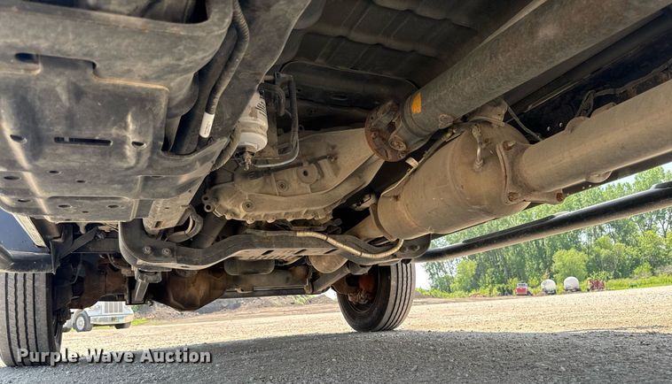 image for item EM2040 2015 Dodge Ram 5500 Crew Cab truck cab and chassis