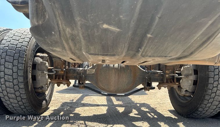 image for item EM2040 2015 Dodge Ram 5500 Crew Cab truck cab and chassis