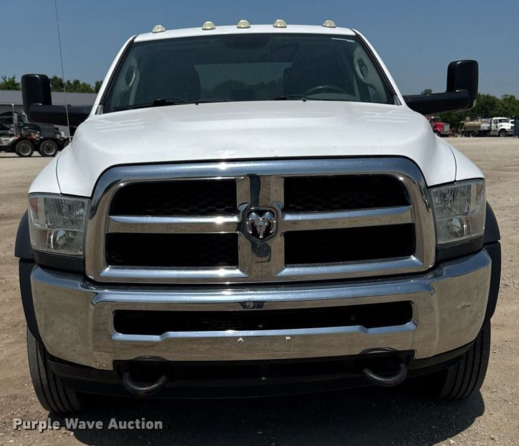 image for item EM2040 2015 Dodge Ram 5500 Crew Cab truck cab and chassis
