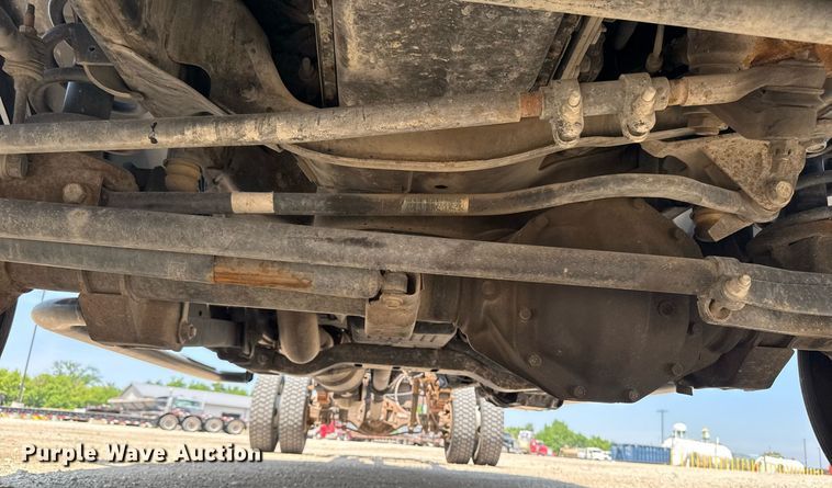 image for item EM2040 2015 Dodge Ram 5500 Crew Cab truck cab and chassis