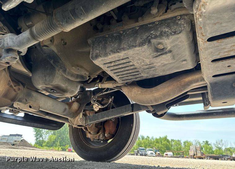 image for item EM2040 2015 Dodge Ram 5500 Crew Cab truck cab and chassis