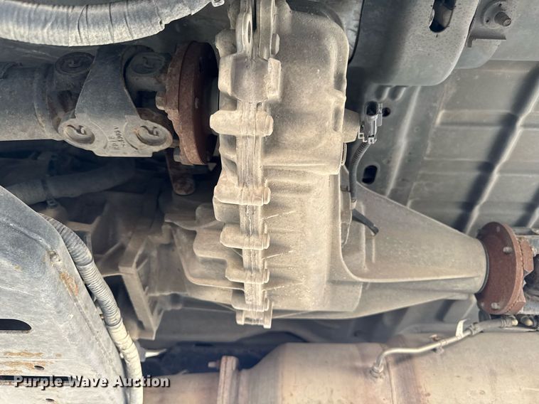 image for item EM2040 2015 Dodge Ram 5500 Crew Cab truck cab and chassis