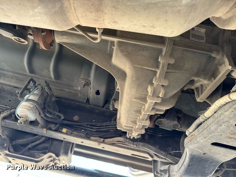 image for item EM2040 2015 Dodge Ram 5500 Crew Cab truck cab and chassis