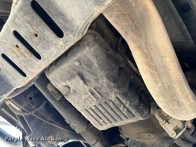 image for item EM2040 2015 Dodge Ram 5500 Crew Cab truck cab and chassis