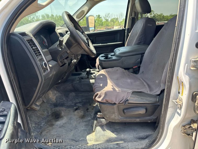 image for item EM2040 2015 Dodge Ram 5500 Crew Cab truck cab and chassis