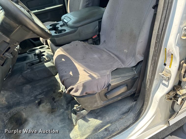 image for item EM2040 2015 Dodge Ram 5500 Crew Cab truck cab and chassis