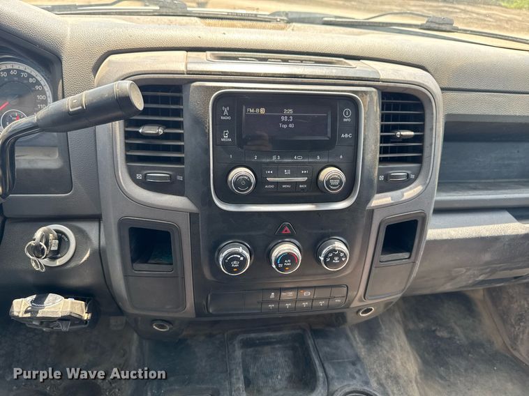 image for item EM2040 2015 Dodge Ram 5500 Crew Cab truck cab and chassis