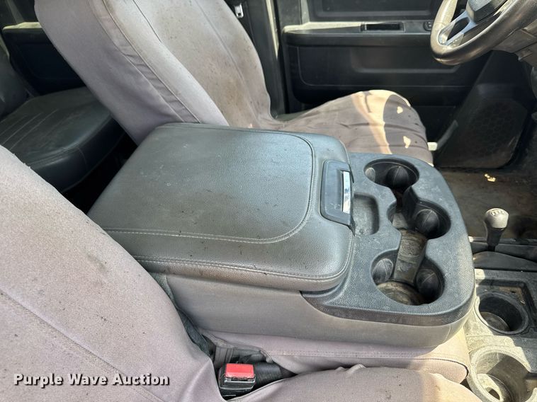 image for item EM2040 2015 Dodge Ram 5500 Crew Cab truck cab and chassis