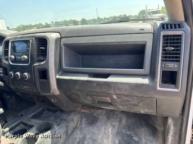 image for item EM2040 2015 Dodge Ram 5500 Crew Cab truck cab and chassis