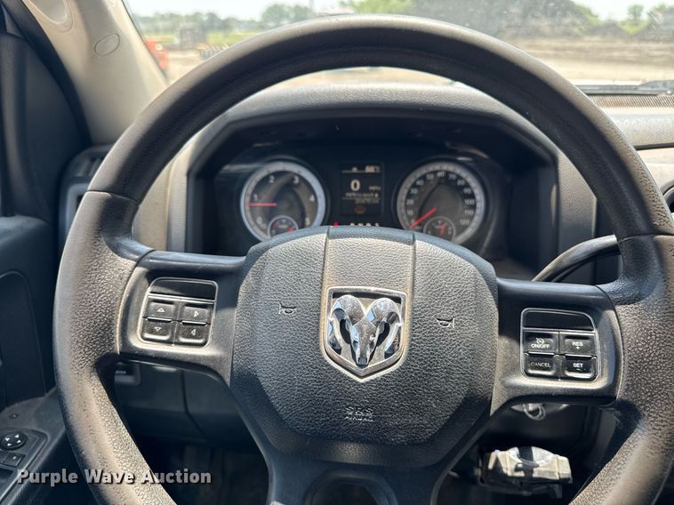 image for item EM2040 2015 Dodge Ram 5500 Crew Cab truck cab and chassis