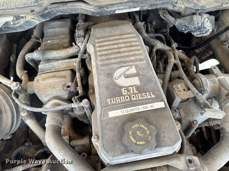 image for item EM2040 2015 Dodge Ram 5500 Crew Cab truck cab and chassis