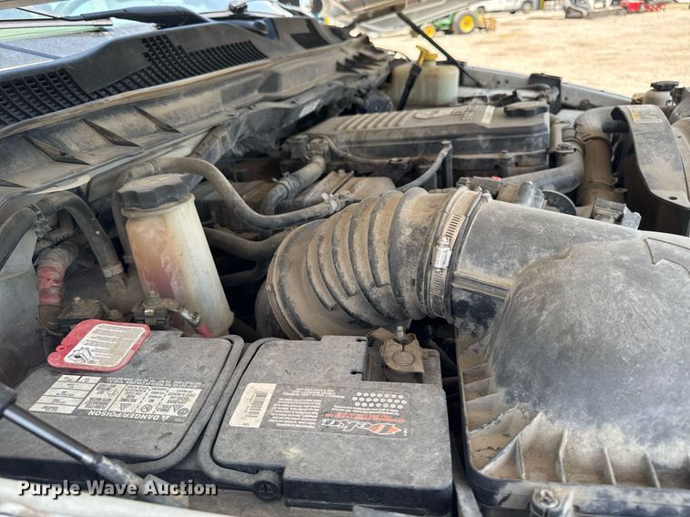 image for item EM2040 2015 Dodge Ram 5500 Crew Cab truck cab and chassis