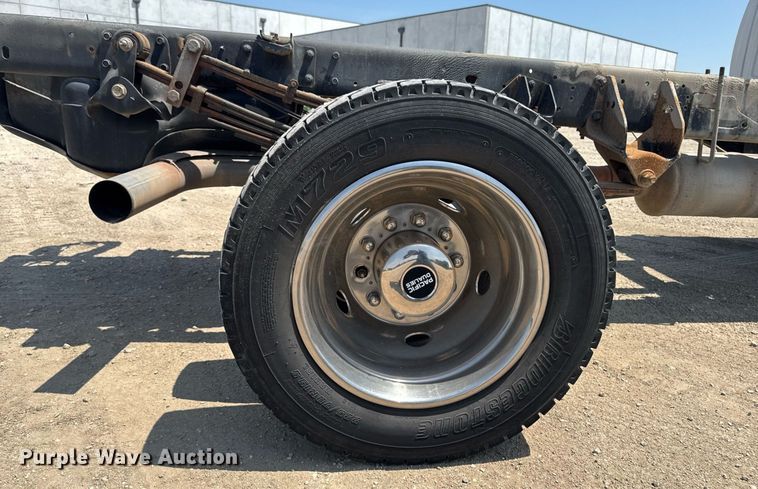 image for item EM2040 2015 Dodge Ram 5500 Crew Cab truck cab and chassis