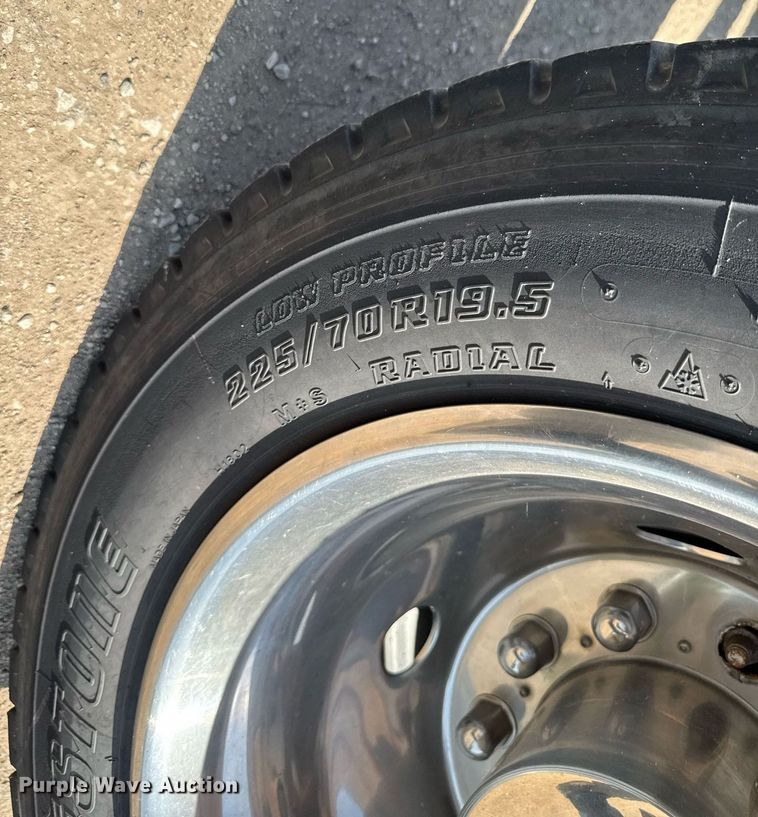 image for item EM2040 2015 Dodge Ram 5500 Crew Cab truck cab and chassis