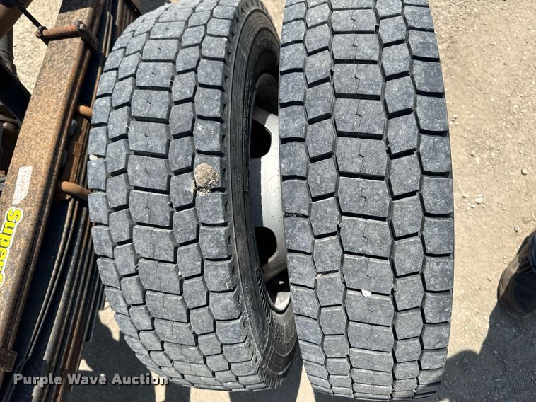 image for item EM2040 2015 Dodge Ram 5500 Crew Cab truck cab and chassis