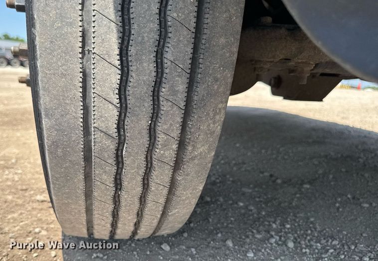 image for item EM2040 2015 Dodge Ram 5500 Crew Cab truck cab and chassis