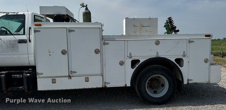 image for item EM2046 1998 GMC C7500 utility / service truck