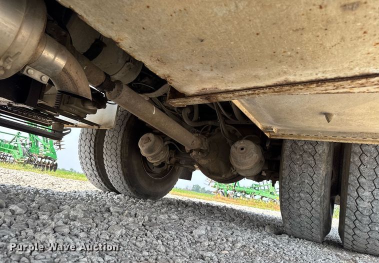 image for item EM2046 1998 GMC C7500 utility / service truck