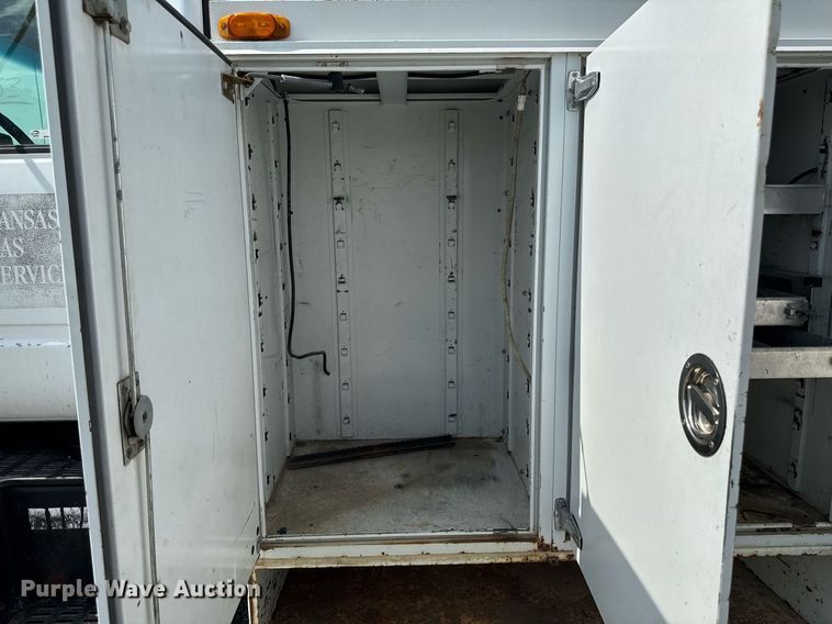 image for item EM2046 1998 GMC C7500 utility / service truck