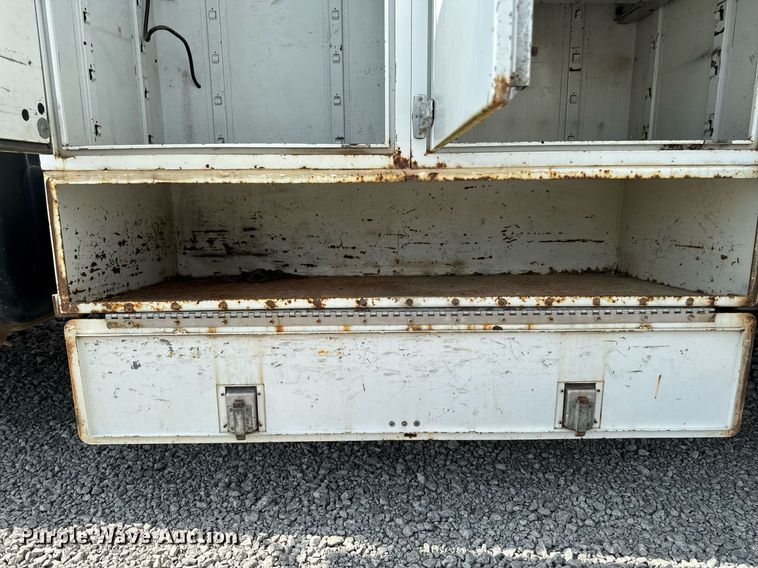 image for item EM2046 1998 GMC C7500 utility / service truck