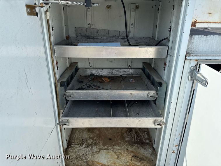 image for item EM2046 1998 GMC C7500 utility / service truck