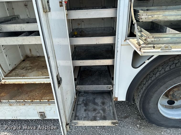 image for item EM2046 1998 GMC C7500 utility / service truck