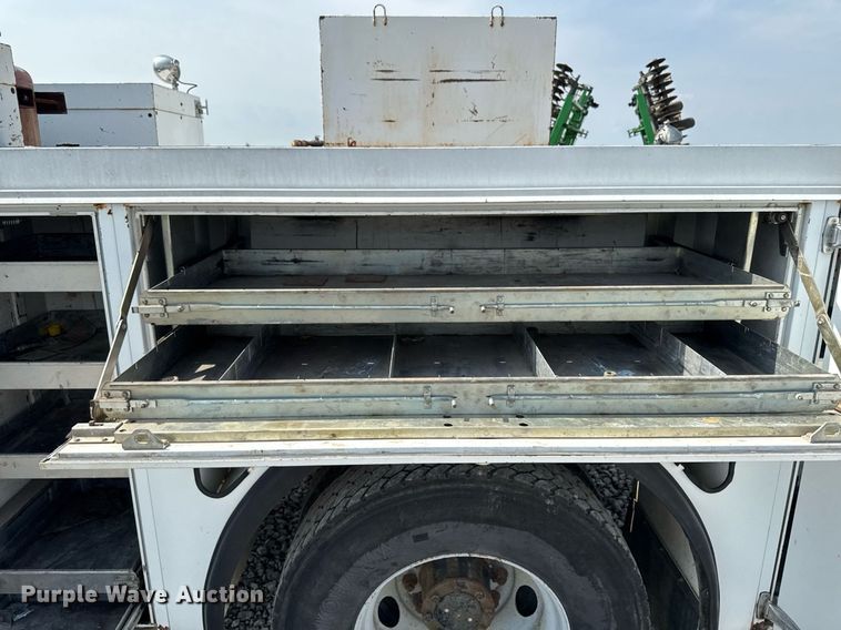 image for item EM2046 1998 GMC C7500 utility / service truck