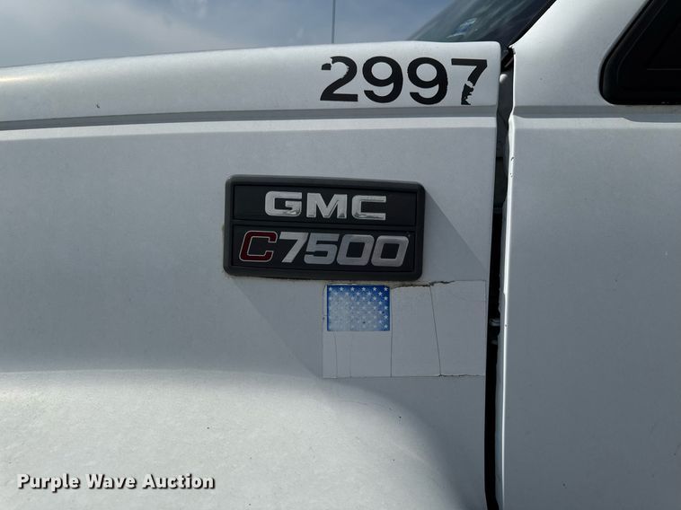 image for item EM2046 1998 GMC C7500 utility / service truck