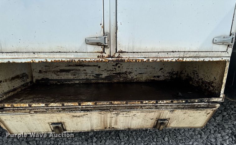 image for item EM2046 1998 GMC C7500 utility / service truck