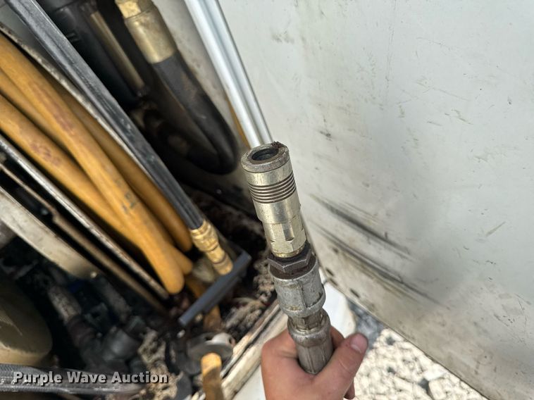 image for item EM2046 1998 GMC C7500 utility / service truck