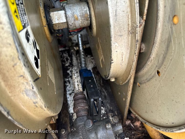 image for item EM2046 1998 GMC C7500 utility / service truck