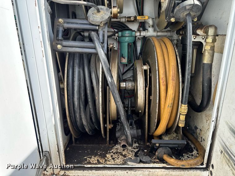 image for item EM2046 1998 GMC C7500 utility / service truck