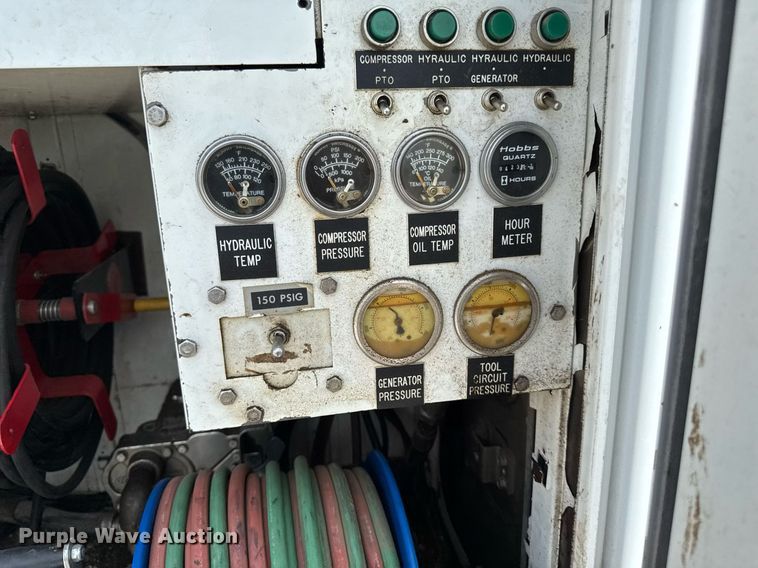 image for item EM2046 1998 GMC C7500 utility / service truck