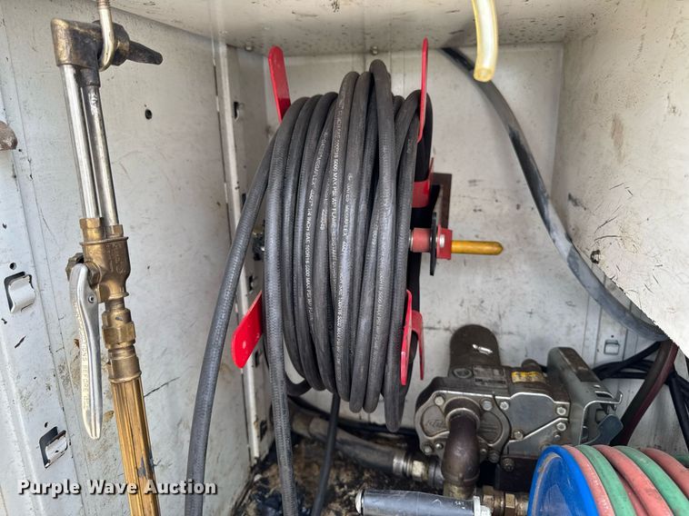 image for item EM2046 1998 GMC C7500 utility / service truck