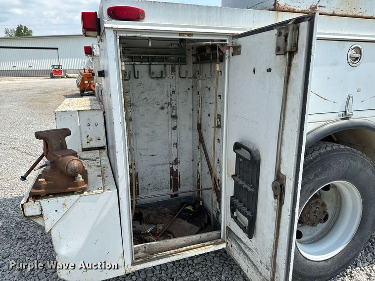 image for item EM2046 1998 GMC C7500 utility / service truck