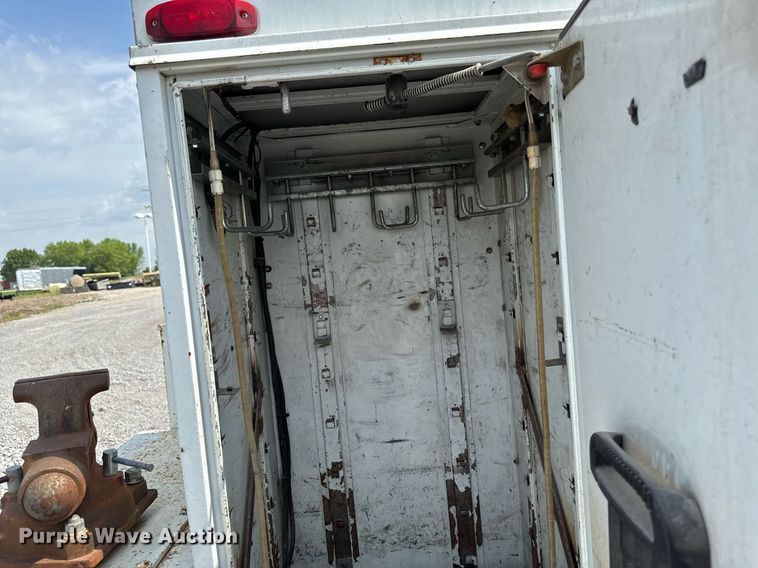 image for item EM2046 1998 GMC C7500 utility / service truck