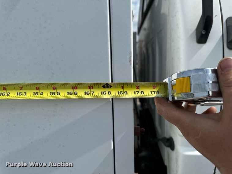 image for item EM2046 1998 GMC C7500 utility / service truck