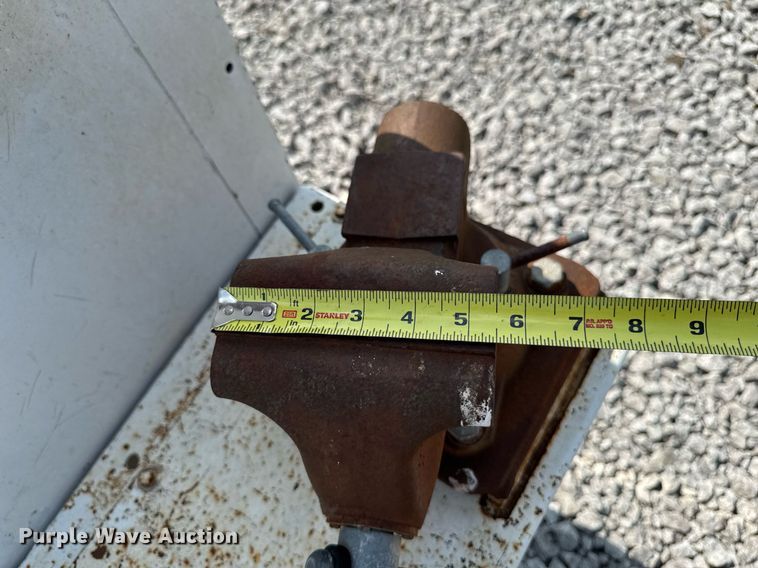 image for item EM2046 1998 GMC C7500 utility / service truck