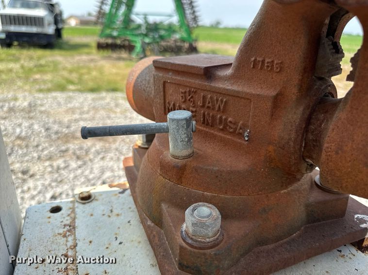 image for item EM2046 1998 GMC C7500 utility / service truck