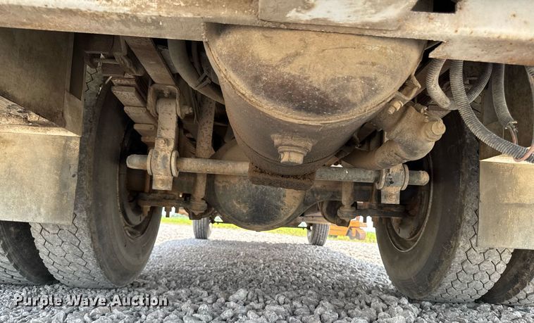 image for item EM2046 1998 GMC C7500 utility / service truck