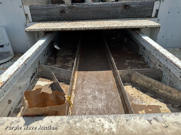 image for item EM2046 1998 GMC C7500 utility / service truck