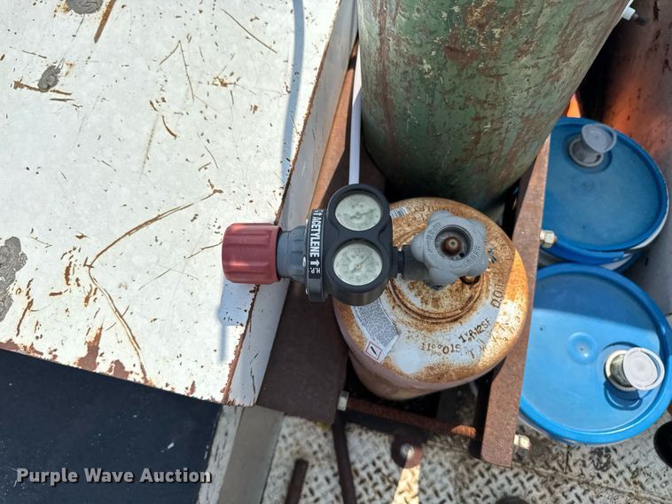 image for item EM2046 1998 GMC C7500 utility / service truck