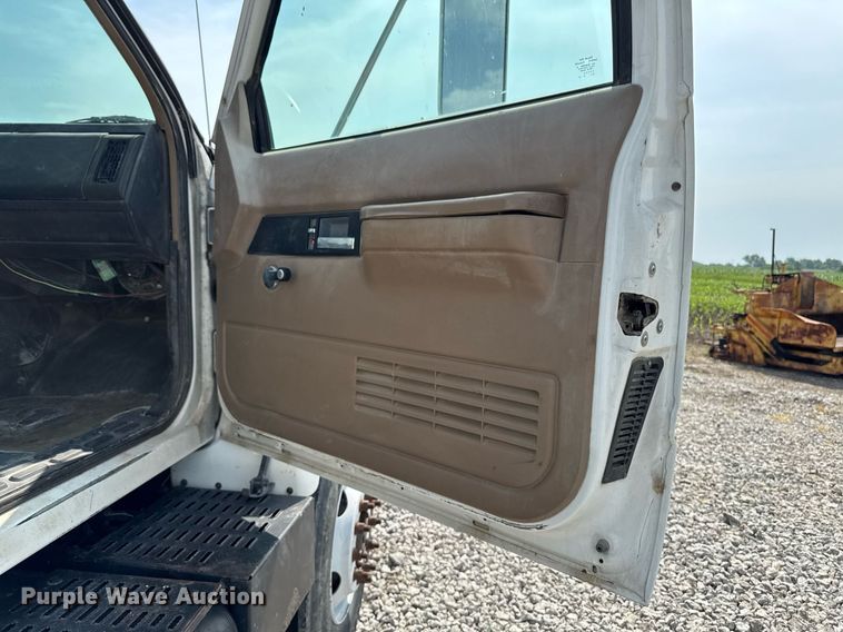 image for item EM2046 1998 GMC C7500 utility / service truck