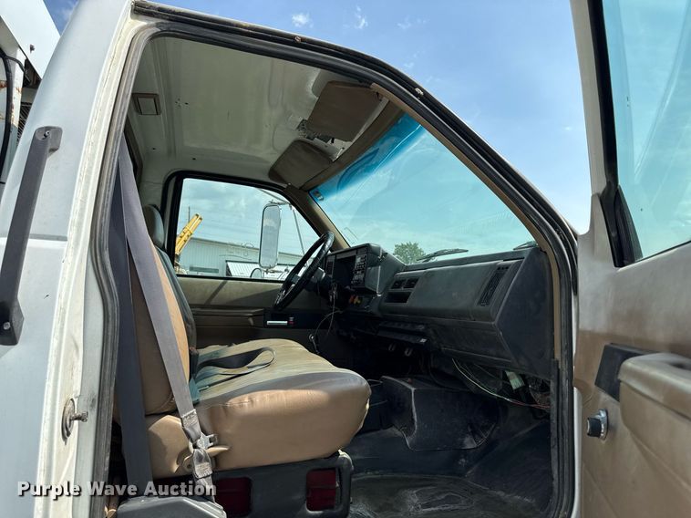 image for item EM2046 1998 GMC C7500 utility / service truck