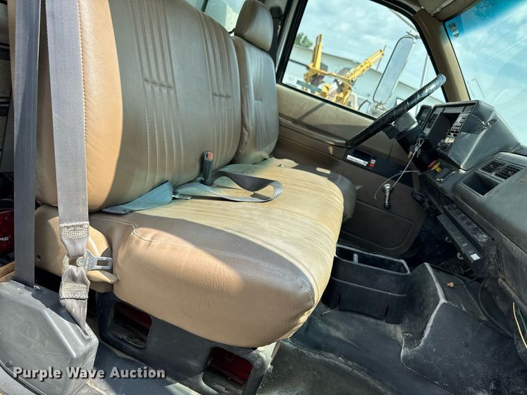 image for item EM2046 1998 GMC C7500 utility / service truck