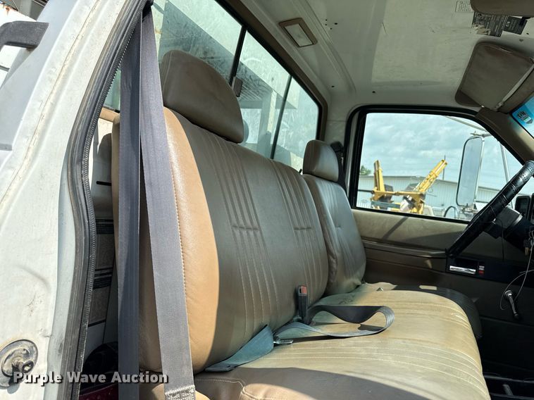 image for item EM2046 1998 GMC C7500 utility / service truck