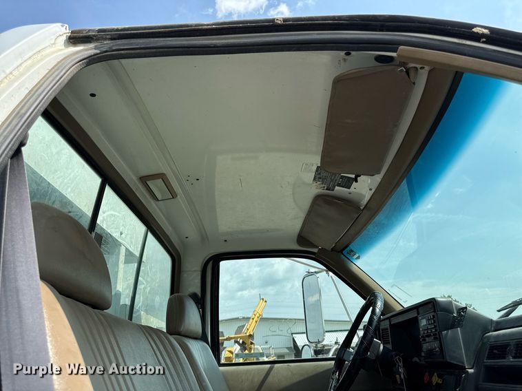 image for item EM2046 1998 GMC C7500 utility / service truck