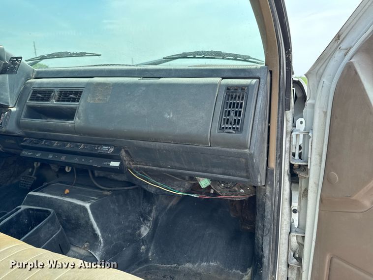 image for item EM2046 1998 GMC C7500 utility / service truck