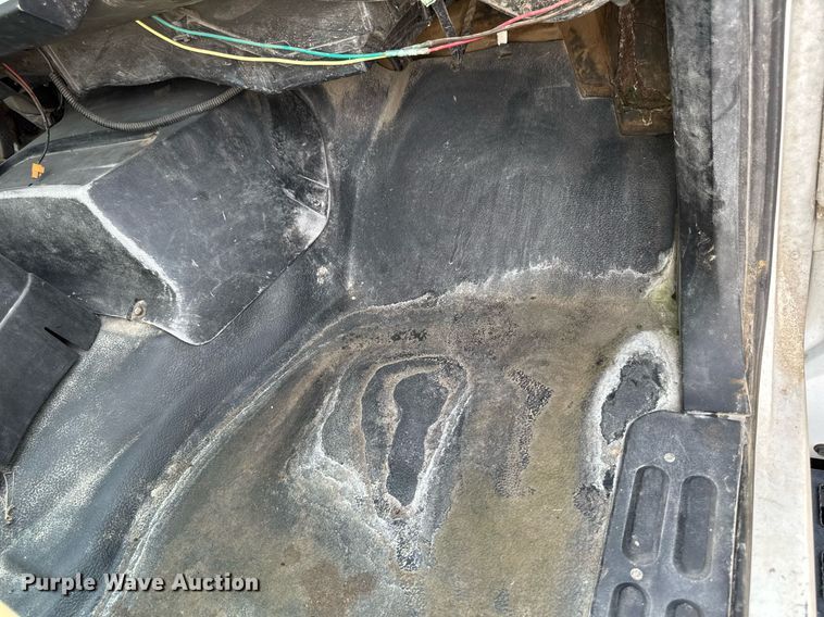 image for item EM2046 1998 GMC C7500 utility / service truck